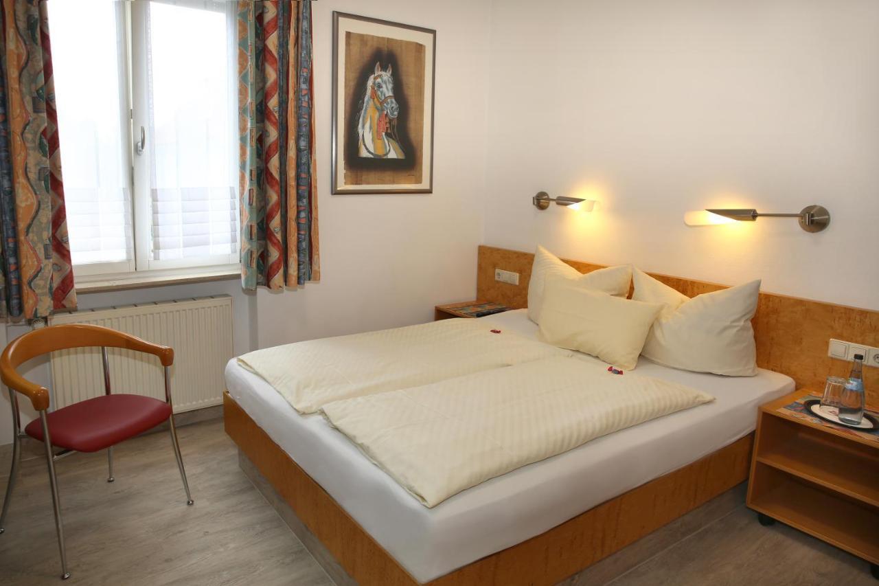 Hotel Zum Weissen Roessel Валдорф Екстериор снимка